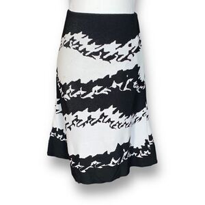 Marc Cain Skirt White‎ Black Abstract Art Graphic Knit A-line Mini